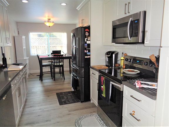 3rd image of 1133 Rhinecastle Way