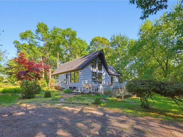 22 A Bridgetown Rd, Narragansett, RI 02882
