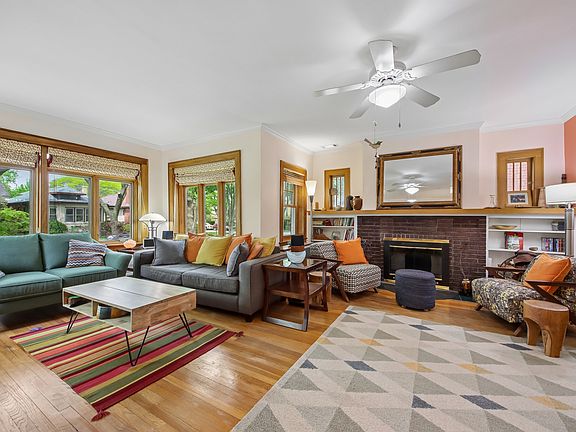 2nd image of 6551 N Maplewood Ave