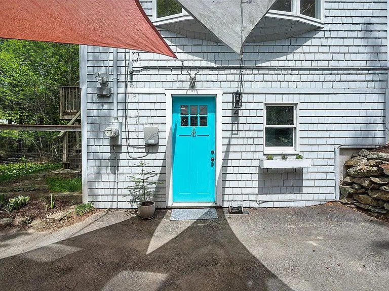 4 Stone Dr — Photo 2