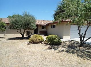 11517 Dawn Ln, Hanford, CA 93230