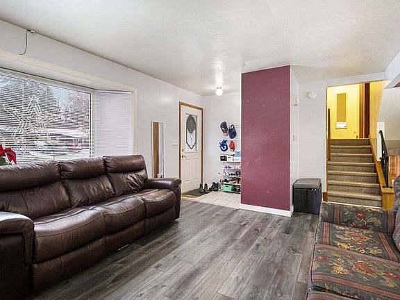 4th image of 254 Beachfield Dr