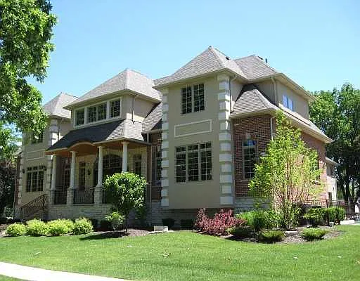 5 bed, 4.5 bath, 5100 sqft, $7,950 — Photo 1