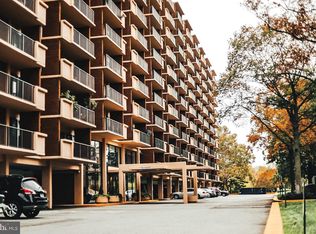 1300 Army Navy Dr APT 303, Arlington, VA 22202