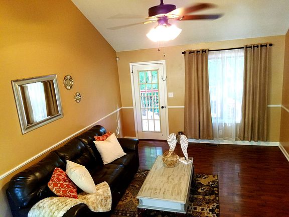 5th image of 2200 Ladd Dr