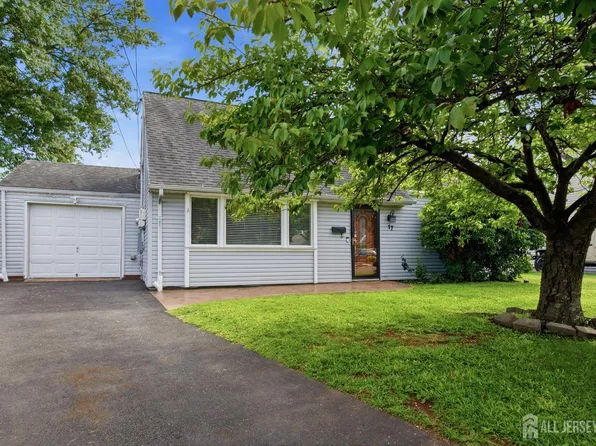 17 Joanna Pl, Colonia, NJ 07067
