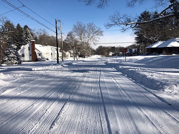 5th image of 582 E Tuscarawas Ave