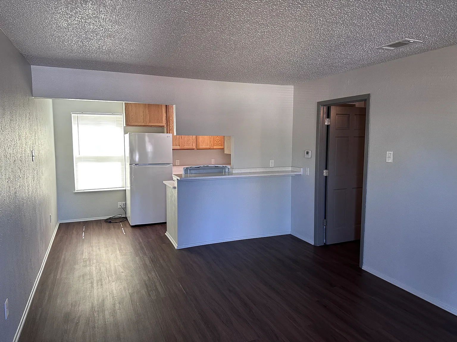 500 E Hayes Ave — Photo 2