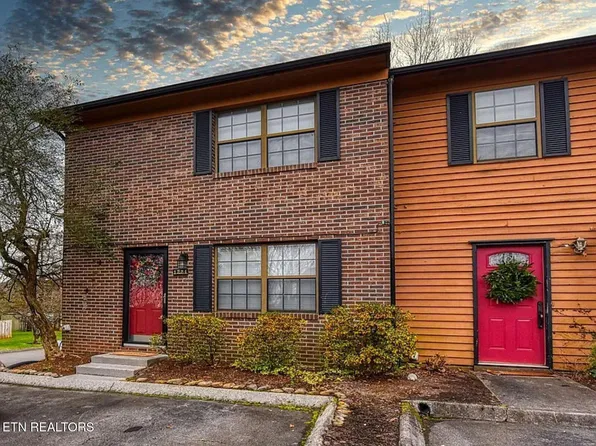 1221 Crest Brook Dr, Knoxville, TN 37923