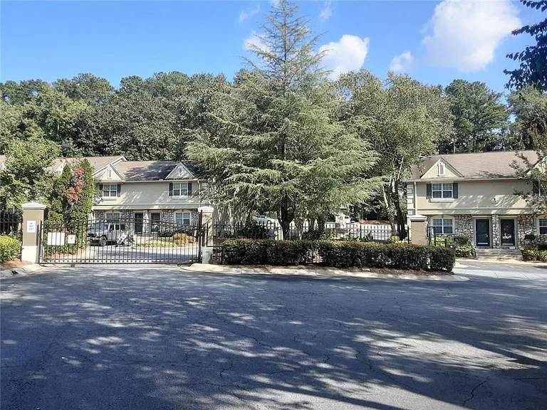 6900 Roswell Rd #O3 — Photo 6