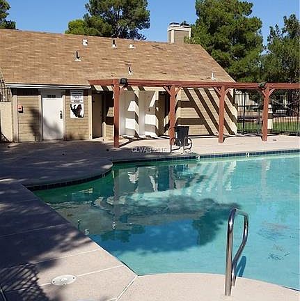 5th image of 4646 Tracylynn Ln APT D