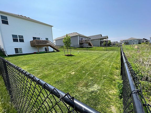 3rd image of 9401 Valley Pkwy