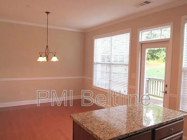 506 Williamson St SE — Photo 12