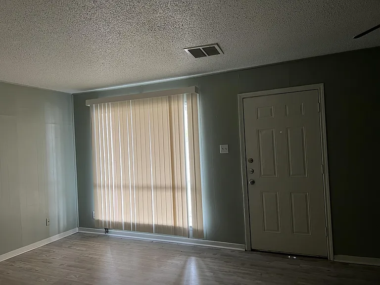 1006 N 4th St #10 — Photo 10