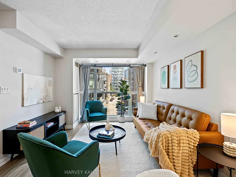 18 Beverley St #416 — Photo 1