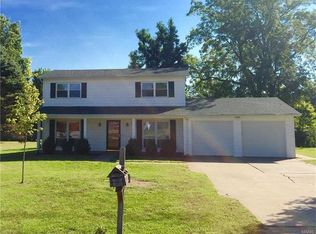 1370 Valli Ln, Saint Charles, MO