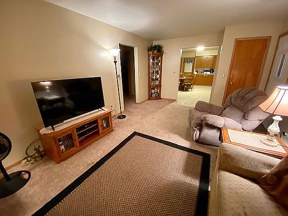 3rd image of 101 Highland Dr