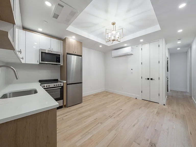376 Montgomery St #1A — Photo 3