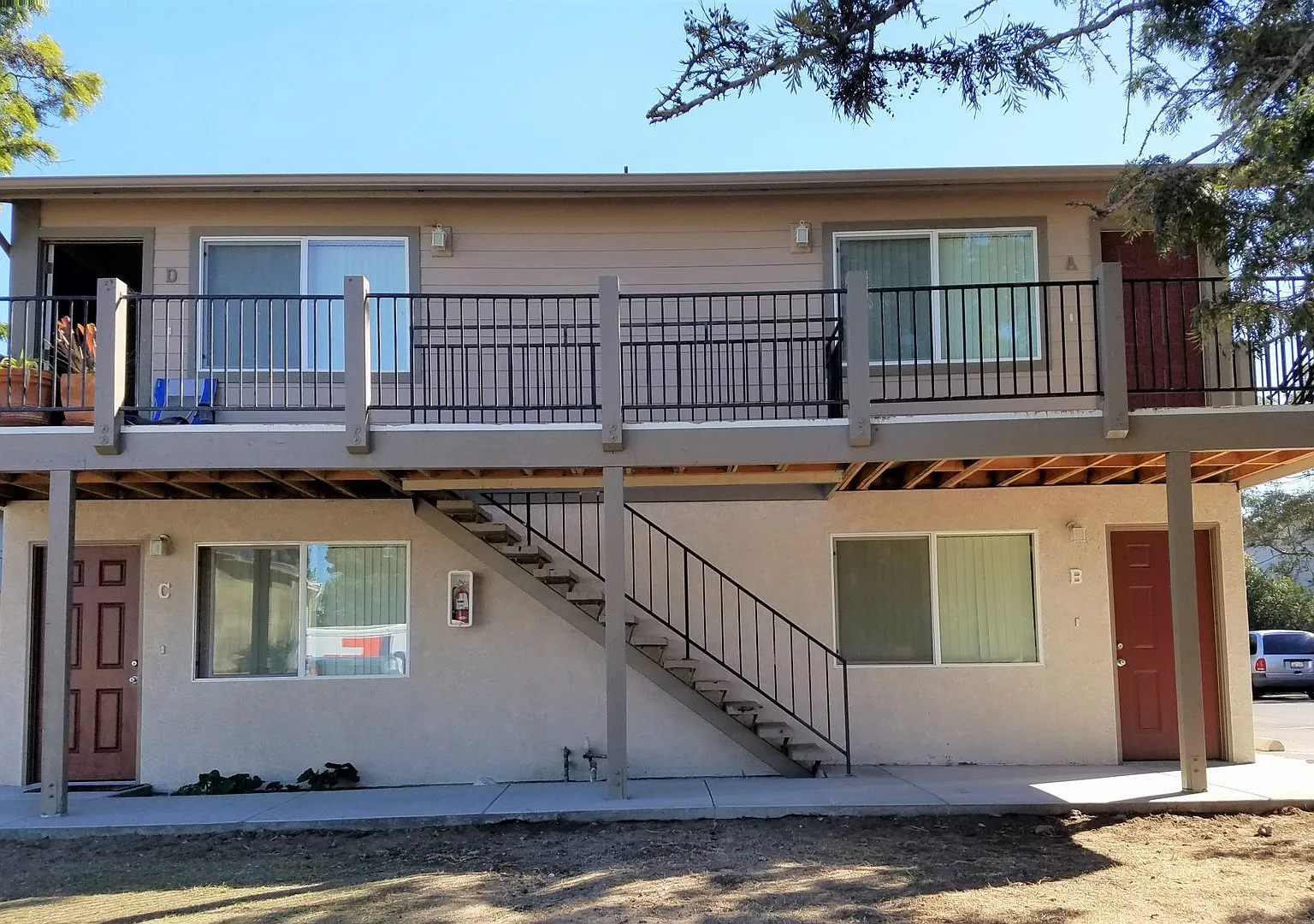 0136 3175 Camellia Court — Photo 1