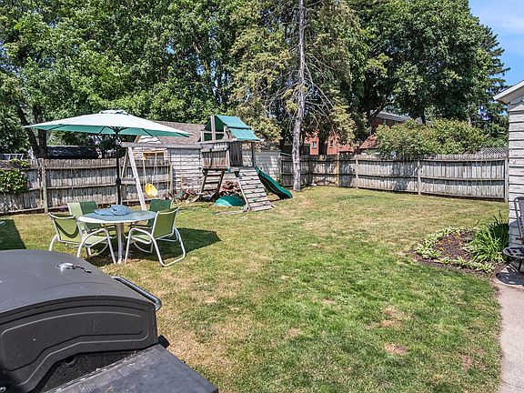 4th image of 2114 Martin Ave SE