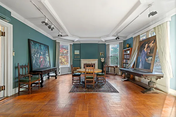 Sold by Christie's International Real Estate Group, LLC | media 8