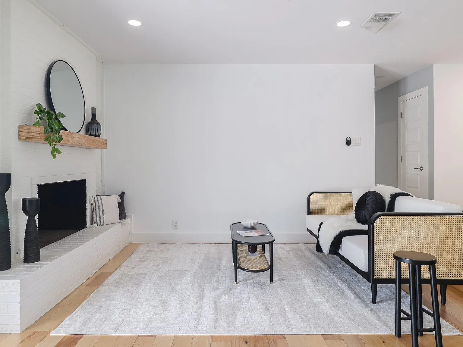 3 bed, 2.0 bath, 1496 sqft, $2,850 — Photo 3