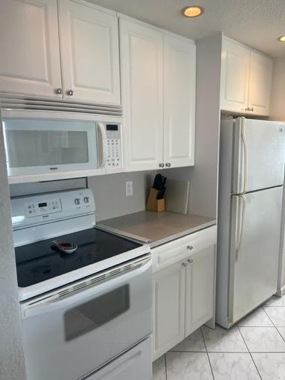 101 Briny Avenue #2402, photo 9