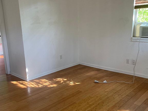 3rd image of 1903 Anita Dr APT 7