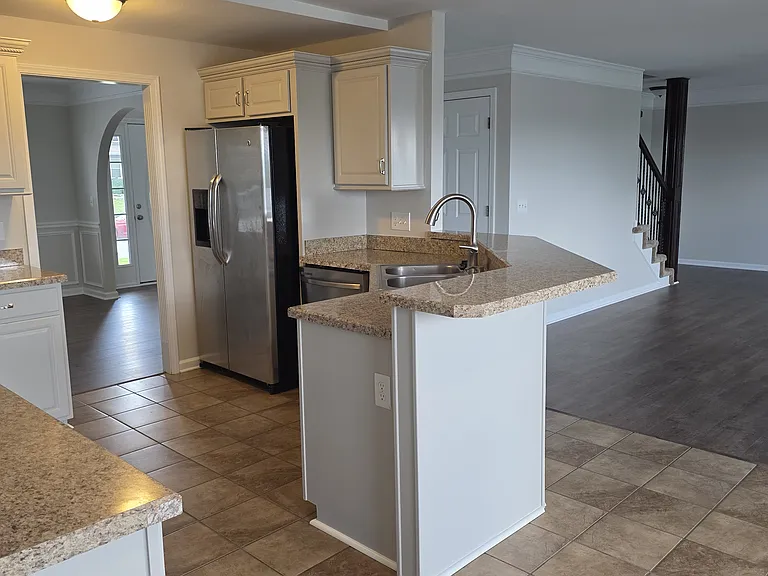 1186 Castlewood Dr — Photo 6