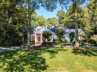 4 Hillandale Dr, Little Rock, AR 72227