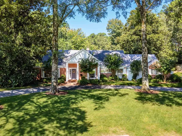 4 Hillandale Dr, Little Rock, AR 72227
