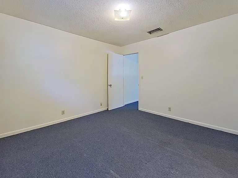5709 Sue Ln — Photo 5