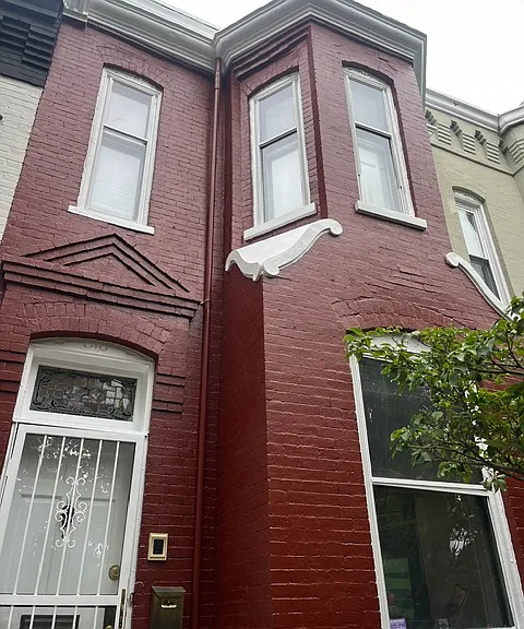 427 5th St NE — Photo 1