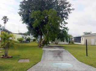 945 Thrush Cir, Sebastian, FL 32976
