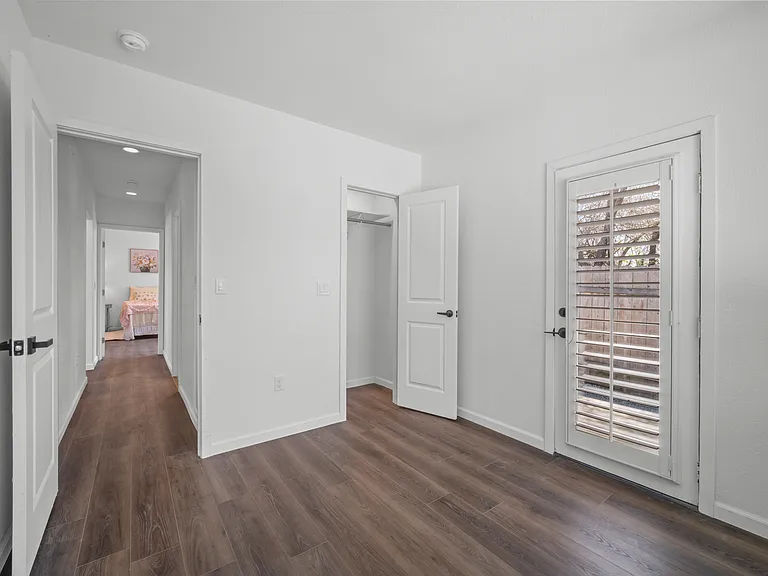 223 Emerson St — Photo 19