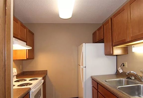 5th image of 934 23rd Avenue Pl APT 6