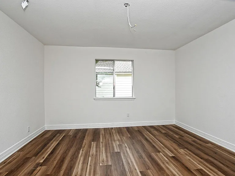 17607 Klamath Falls Dr — Photo 13