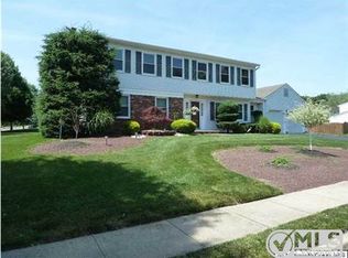 20 Heron Dr, Marlboro, NJ