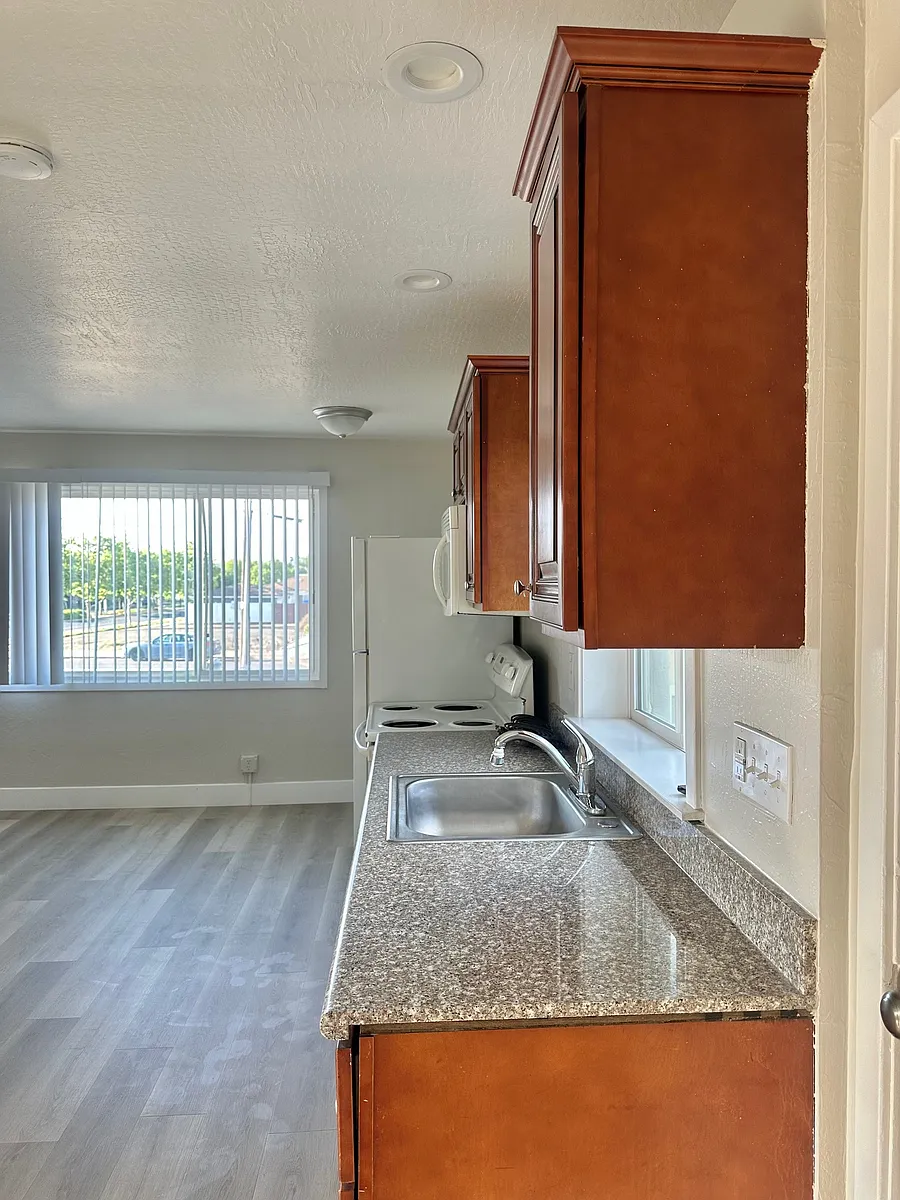 Building Photo - 1 bed, 1.0 bath, 460 sqft, $1,450