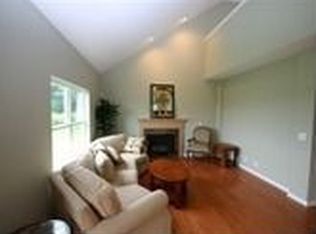 411 River Bend Dr, Genoa, IL 60135