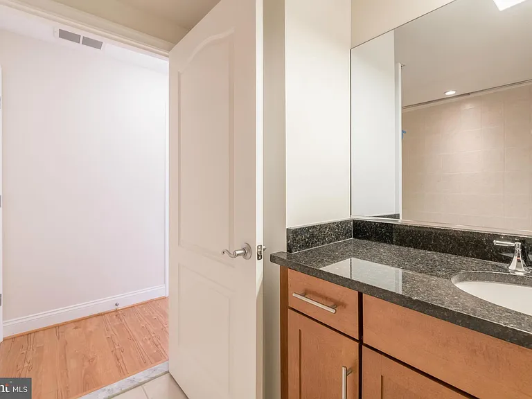 525 N Fayette St #420 — Photo 19