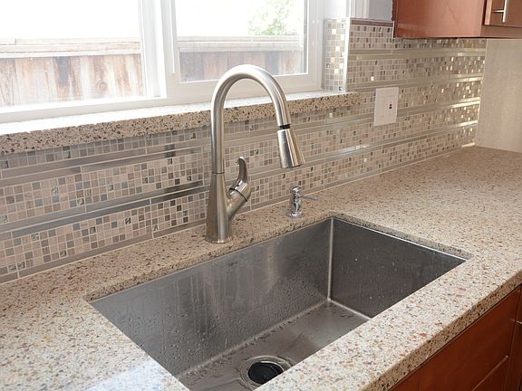 5th image of 3184 Golf Dr