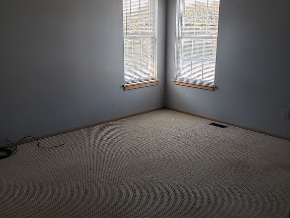 5th image of 155 Stonegate Blvd