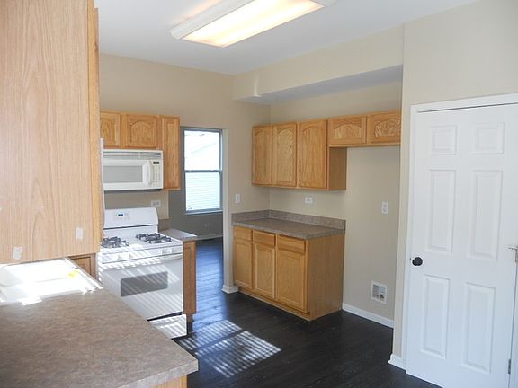 5th image of 1813 Cambridge Ln
