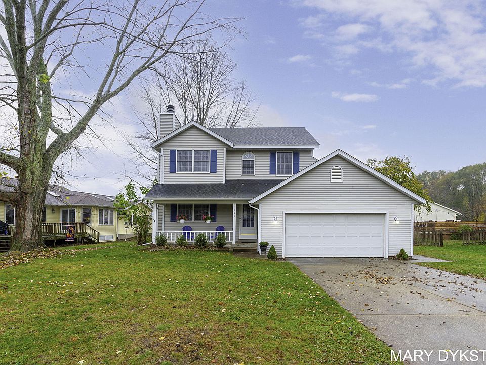 1st image of 266 Ferris Ave