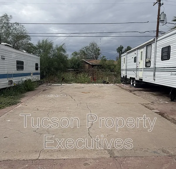 3218 E Benson Hwy — Photo 1