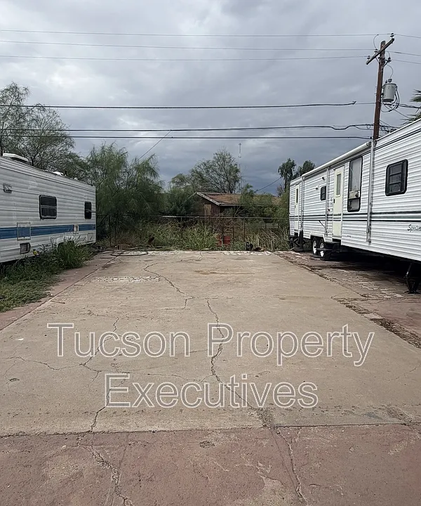 3218 E Benson Hwy
