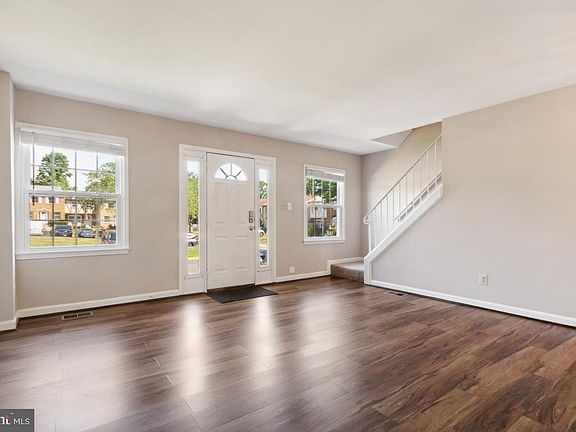 3rd image of 14811 Hatfield Sq