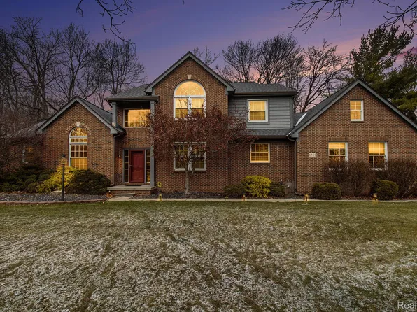 6829 Woodcrest Rdg, Clarkston, MI 48346