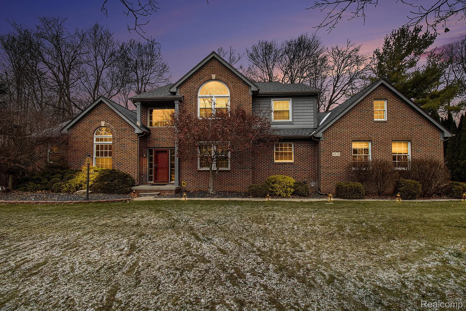 6829 Woodcrest Rdg photo 1